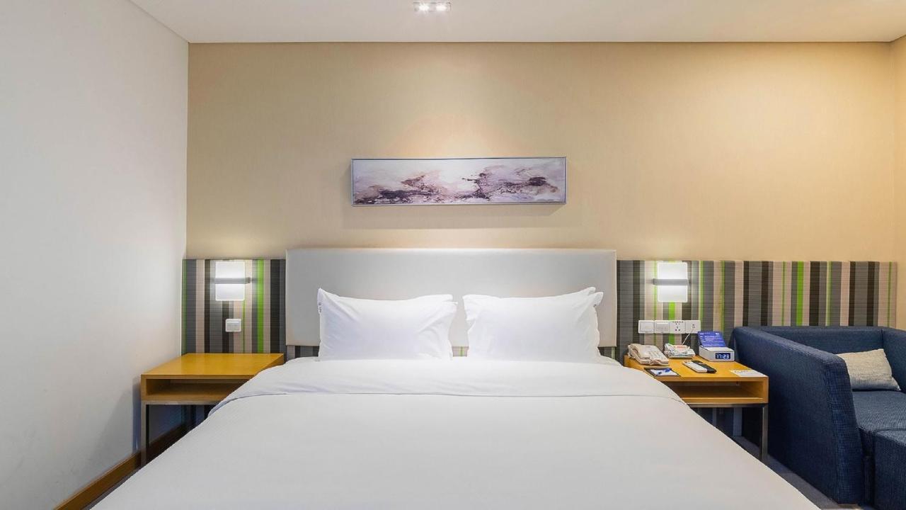 Holiday Inn Express Baoji City Centre By Ihg Exterior foto