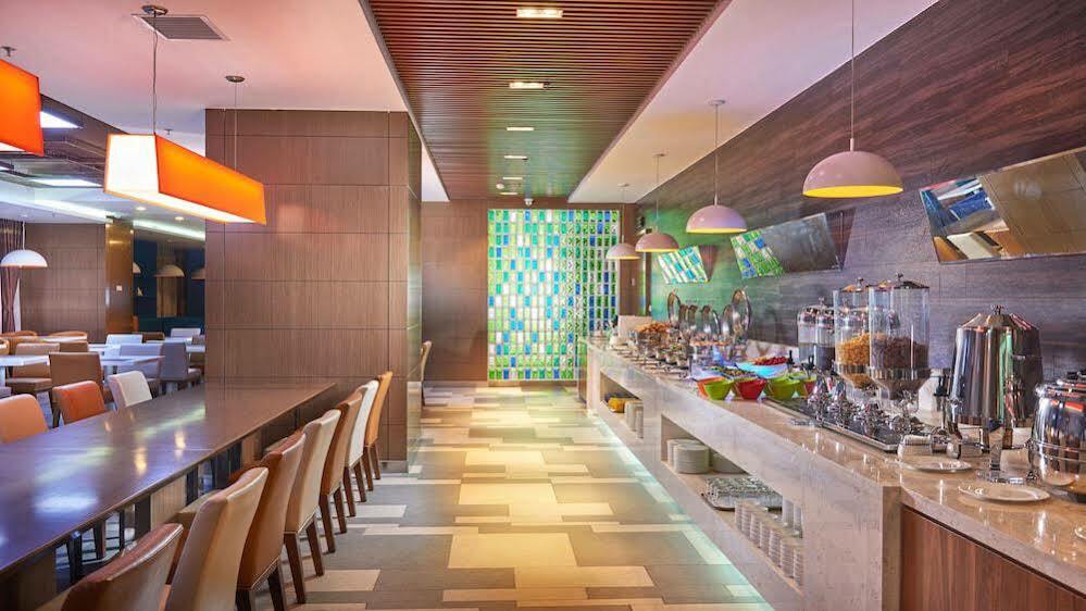 Holiday Inn Express Baoji City Centre By Ihg Exterior foto